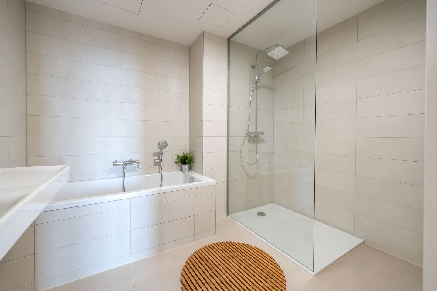 Musterwohnung Bad mit Wanne | © Stefan Seelig